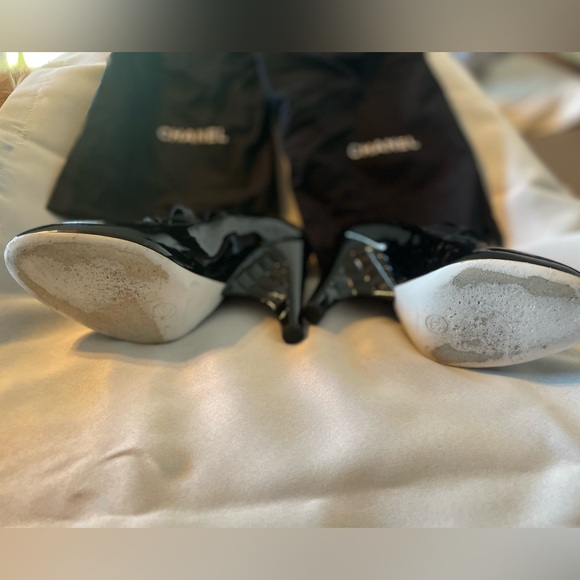 CHANEL PATENT LEATHER WEDGE SHOES - Picture 6 of 12